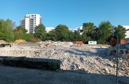 Déchets du BTP sur un chantier de démolition (Bruxelles, été 2022).